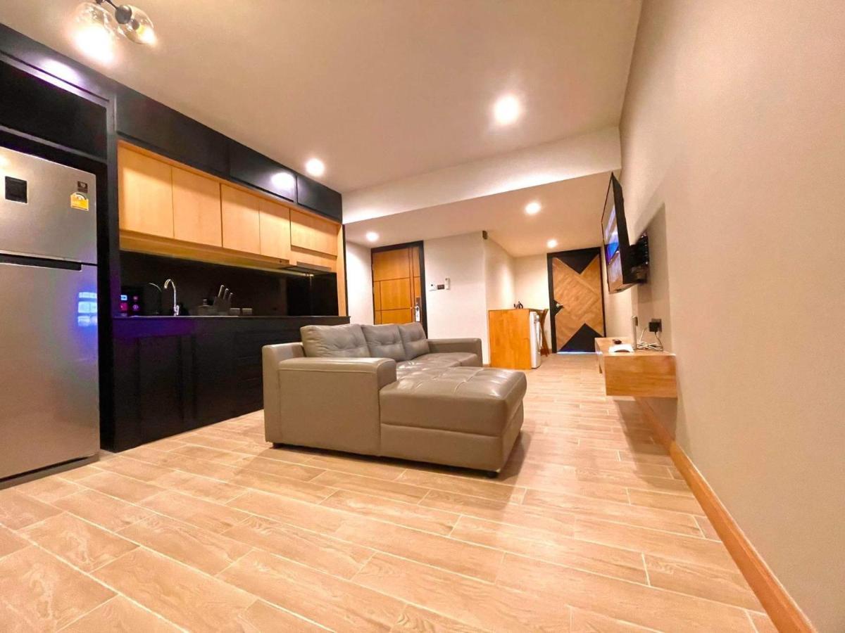 Room Actually Service Apartment Karon Bagian luar foto