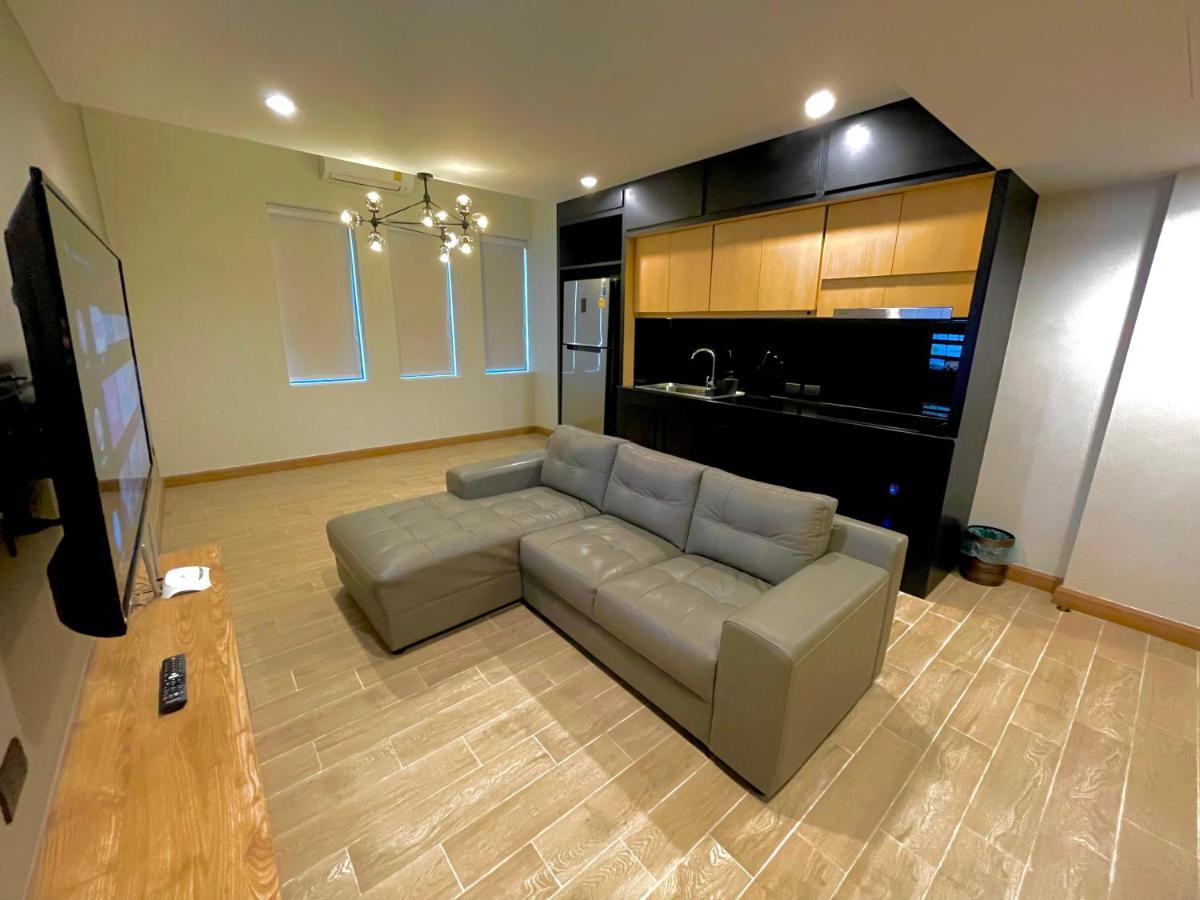 Room Actually Service Apartment Karon Bagian luar foto