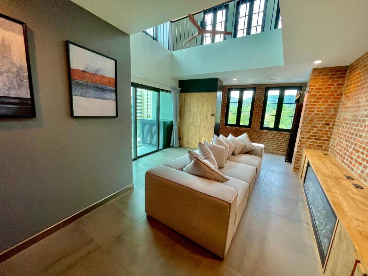 Room Actually Service Apartment Karon Bagian luar foto