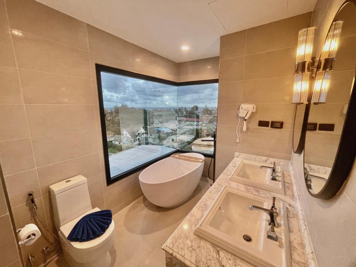 Room Actually Service Apartment Karon Bagian luar foto