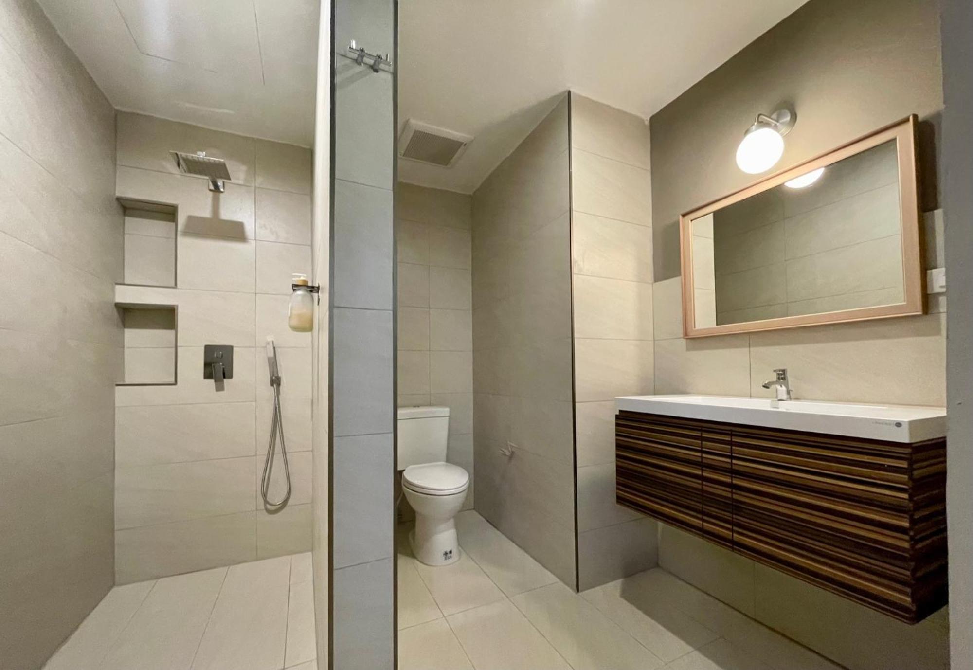 Room Actually Service Apartment Karon Bagian luar foto
