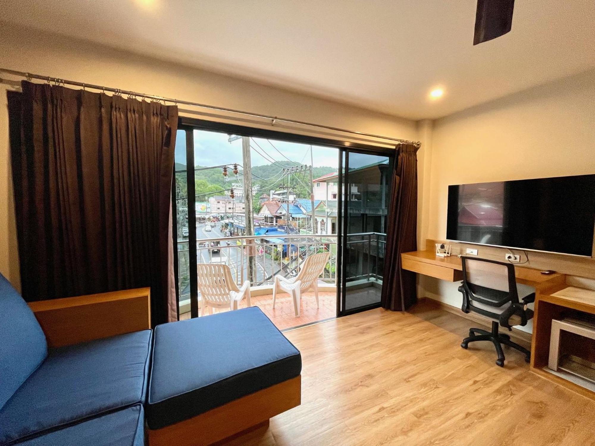 Room Actually Service Apartment Karon Bagian luar foto